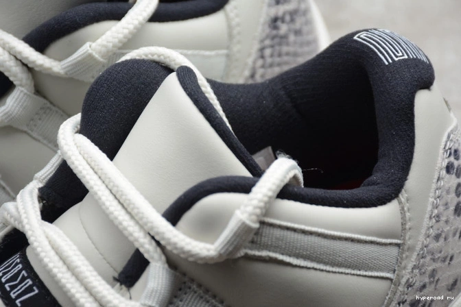 Air Low Light Jordan Bone Snake SE 11 CD6846-002 0812